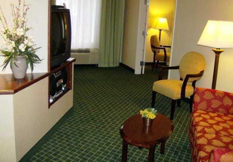 Fairfield Inn & Suites Butler Quarto foto