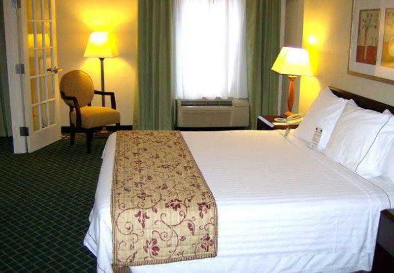 Fairfield Inn & Suites Butler Quarto foto